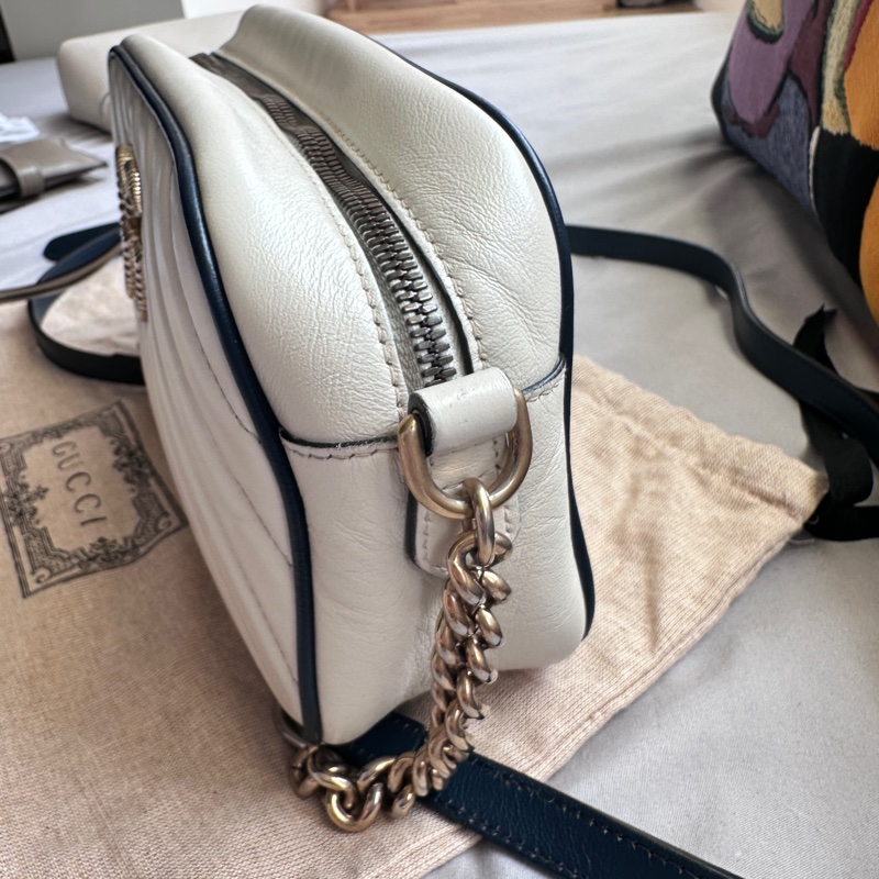 【✨四月超狂特價款✨】Gucci Marmont 拼色相機包(白x深藍)-5