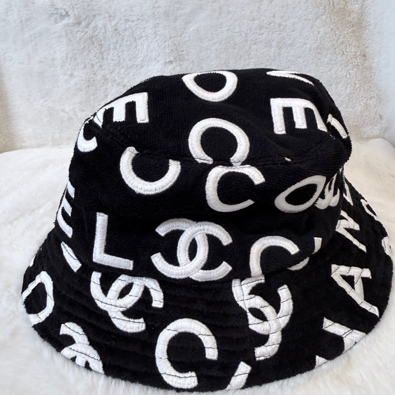 CHANEL✨coco beach黑白塗鴉雙c字母logo漁夫帽-3