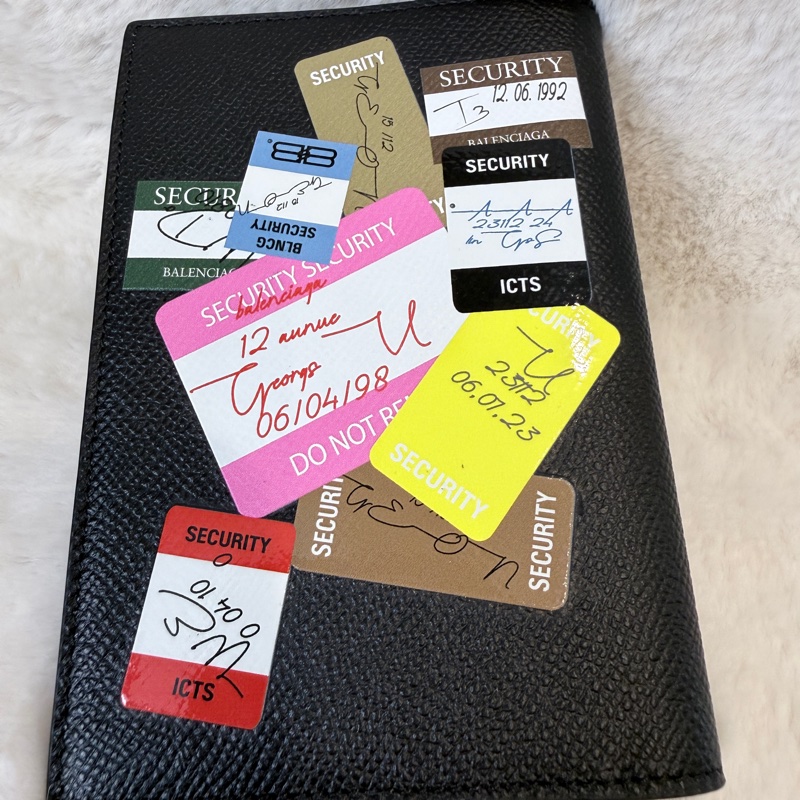 Balenciaga✨787742巴黎世家 徽章貼紙護照夾卡包護照套-5