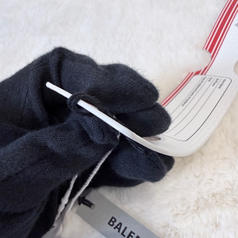 Balenciaga✨巴黎世家 LUGGAGE SWING 鑰匙掛飾 鑰匙圈 行李吊牌-9