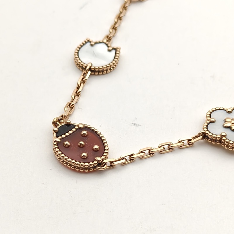 VAN CLEEF&ARPELS 18K玫瑰金白貝母紅玉髓縞瑪瑙LuckySpring手鏈5圖案-2