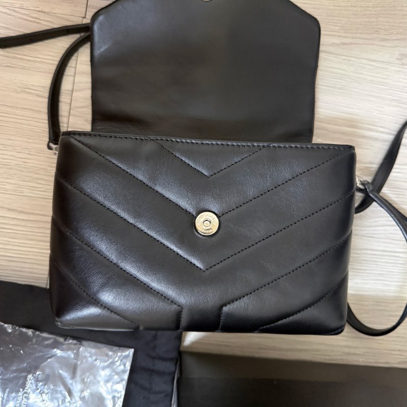 Saint Laurent YSL LOULOU TOY牛皮 Y字縫線厚皮層翻蓋可調式斜背包-3