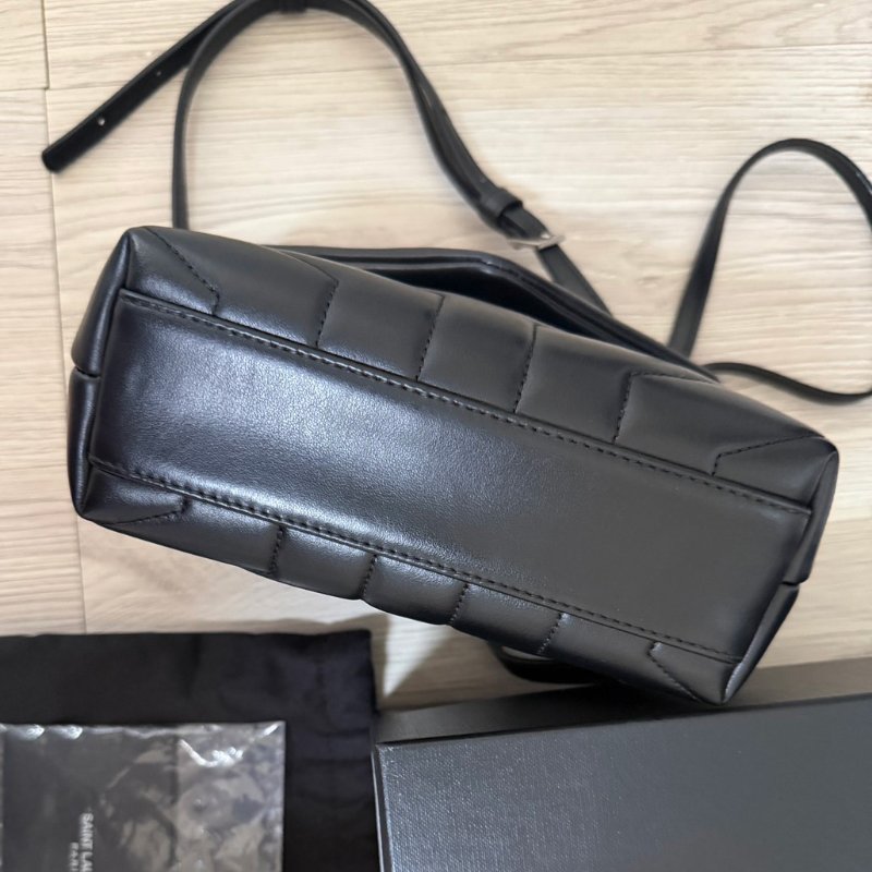 Saint Laurent YSL LOULOU TOY牛皮 Y字縫線厚皮層翻蓋可調式斜背包-4