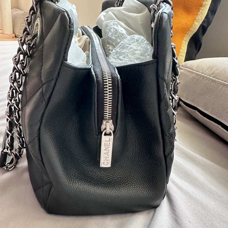 🖤【超低價福利品】Chanel 經典荔枝紋大雙C 鏈帶托特包 (附保卡/防塵袋) 🖤-3