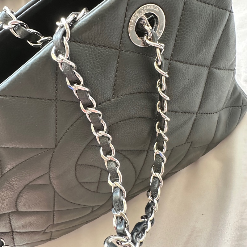 🖤【超低價福利品】Chanel 經典荔枝紋大雙C 鏈帶托特包 (附保卡/防塵袋) 🖤-16