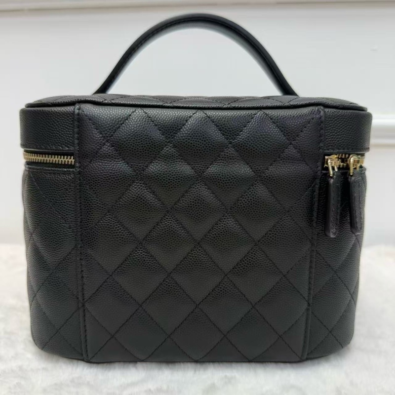 ✨🖤Chanel/香奈兒 化妝盒 黑金 荔枝紋牛皮 內里深紅色 手柄式手提化妝包 經典款時尚手提包 28開帶黑卡🖤-1