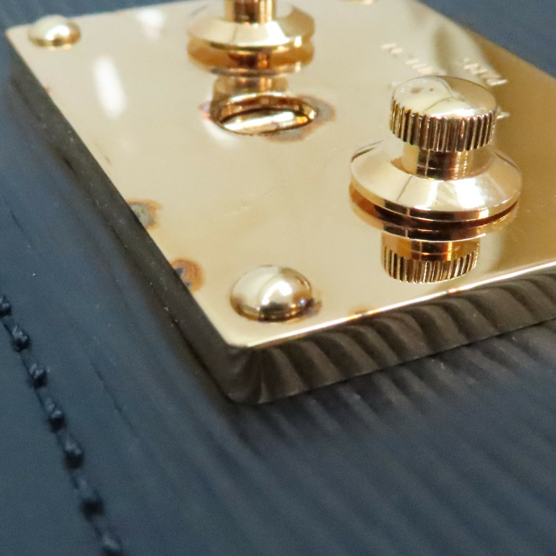 黑色 牛皮 Epi水波紋 Trunk Clutch 肩背包【LOUIS VUITTON LV 路易威登】 M53052-12