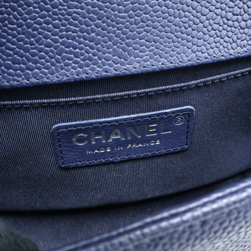 藍色 山型壓紋 牛皮 Boy 20 鍊帶 肩背包 銀釦【CHANEL 香奈兒】 A67085-3