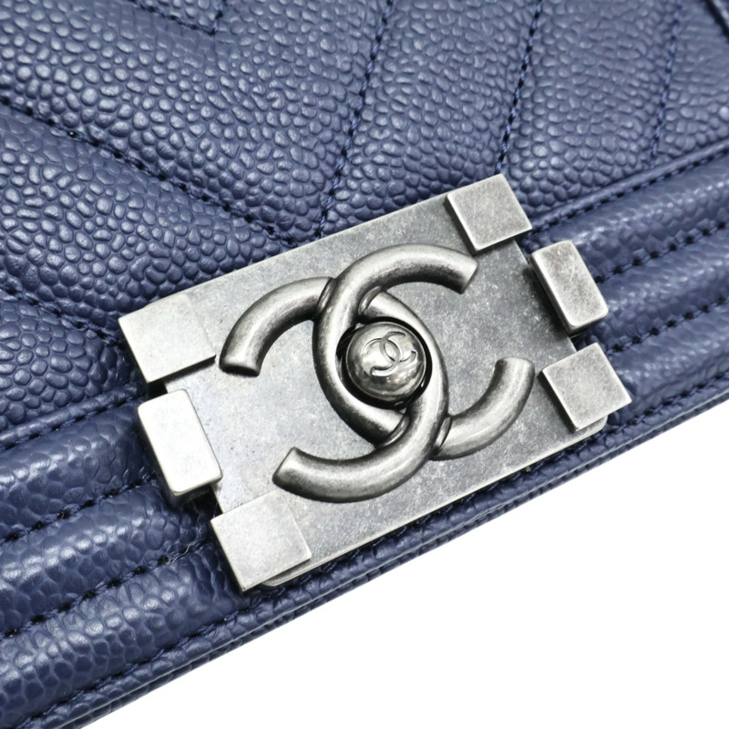 藍色 山型壓紋 牛皮 Boy 20 鍊帶 肩背包 銀釦【CHANEL 香奈兒】 A67085-5