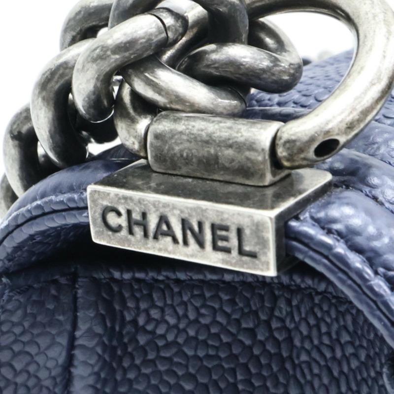 藍色 山型壓紋 牛皮 Boy 20 鍊帶 肩背包 銀釦【CHANEL 香奈兒】 A67085-6