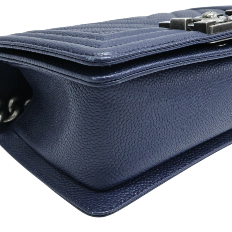 藍色 山型壓紋 牛皮 Boy 20 鍊帶 肩背包 銀釦【CHANEL 香奈兒】 A67085-8