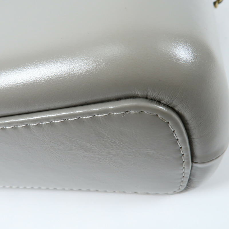 CHANEL 牛皮皮革Gabrielle Medium鏈帶肩背袋-13