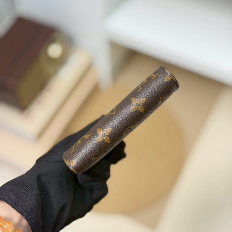 🏷LV 路易威登.Victorine 豆豆三折短夾 M62360 芯片款-13