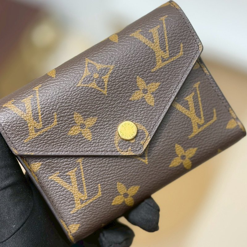 🏷LV 路易威登.Victorine 豆豆三折短夾 M62360 芯片款-14