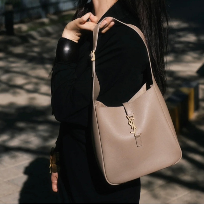 ✨Saint Laurent hobo 水桶包小號 奶茶色 🧋-1