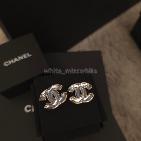 Chanel冰透藍銀框 耳環