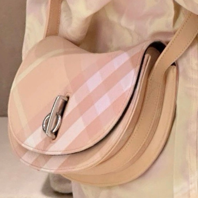 Burberry 8081409 Peach-4