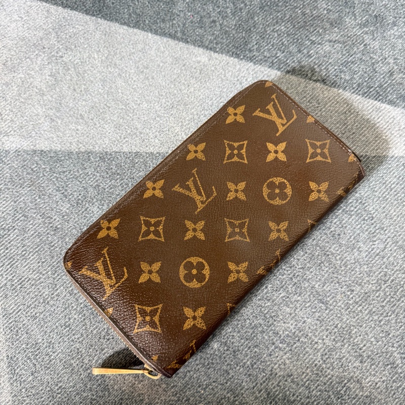 Lv老花拉鍊長夾 (M60017)-1