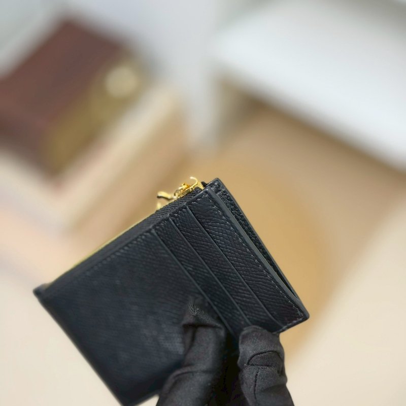 🏷Celine 瑟琳.Triomphe 凱旋門吊飾拉鍊卡包/客人寄賣-11