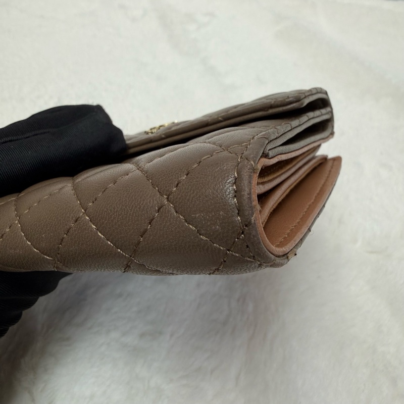 CHANEL香奈兒卡包 方形半口蓋錢包 駝色金扣 菱格紋羊皮零錢包-12