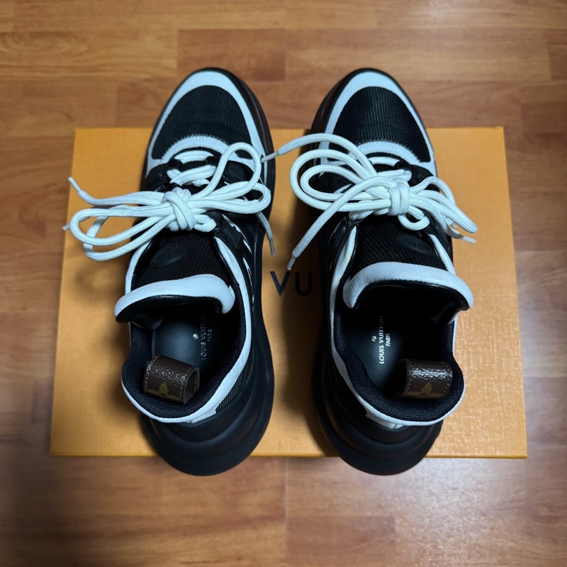 Lv Archlight小牛皮拱橋鞋 低幫運動老爹鞋 女款黑白 39碼-3