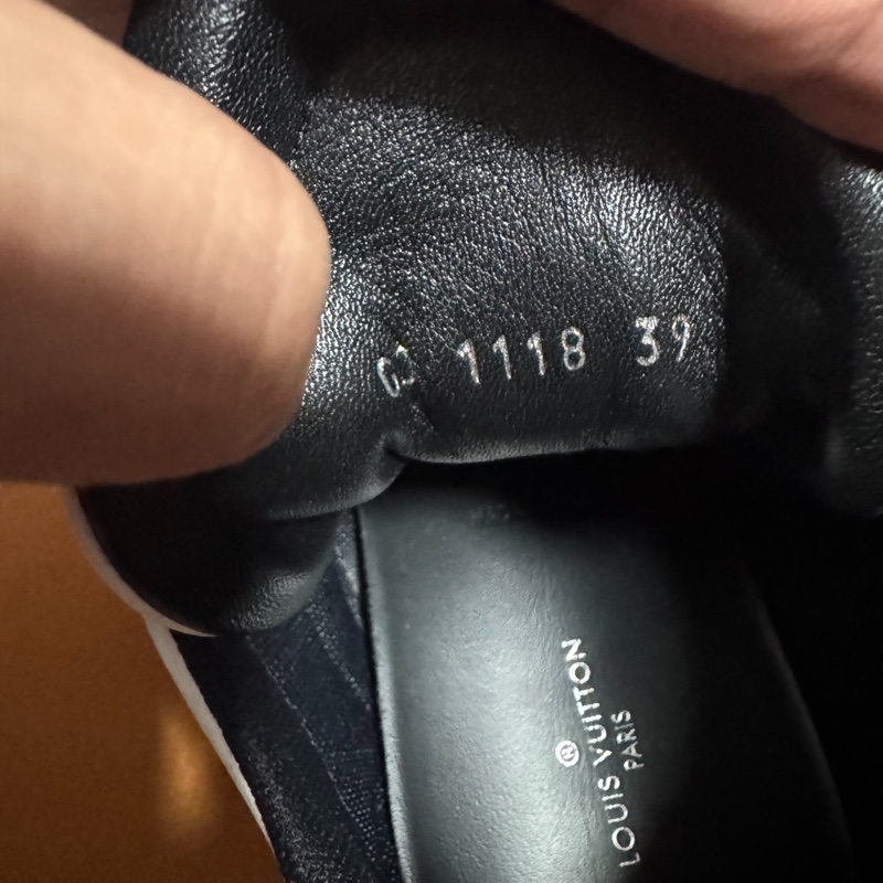 Lv Archlight小牛皮拱橋鞋 低幫運動老爹鞋 女款黑白 39碼-5