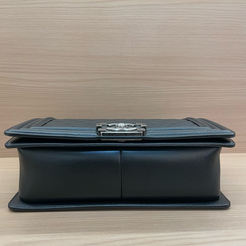 NO:D11 Chanel香奈儿黑银牛皮Leboy中號 2013年 17開 單肩斜挎鏈條包 有塵袋 無卡無盒子 尺寸底長25*高18*寬8*-7