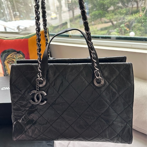 Chanel On The Road 黑色大托特包｜防刮洗水小牛皮 (附保卡、塵袋、盒子，加送新包）
