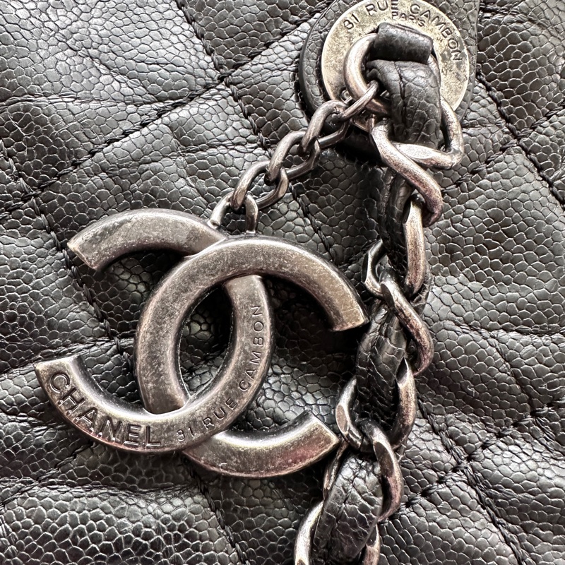 Chanel On The Road 黑色大托特包|防刮洗水小牛皮 (附保卡、塵袋、盒子,加送新包)-2