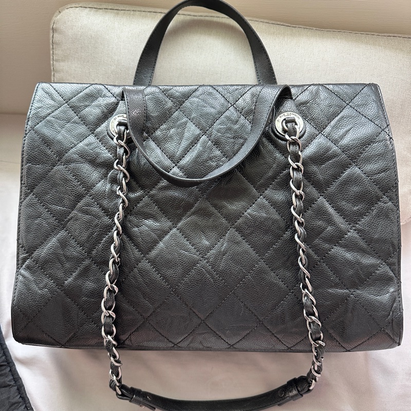 Chanel On The Road 黑色大托特包|防刮洗水小牛皮 (附保卡、塵袋、盒子,加送新包)-4