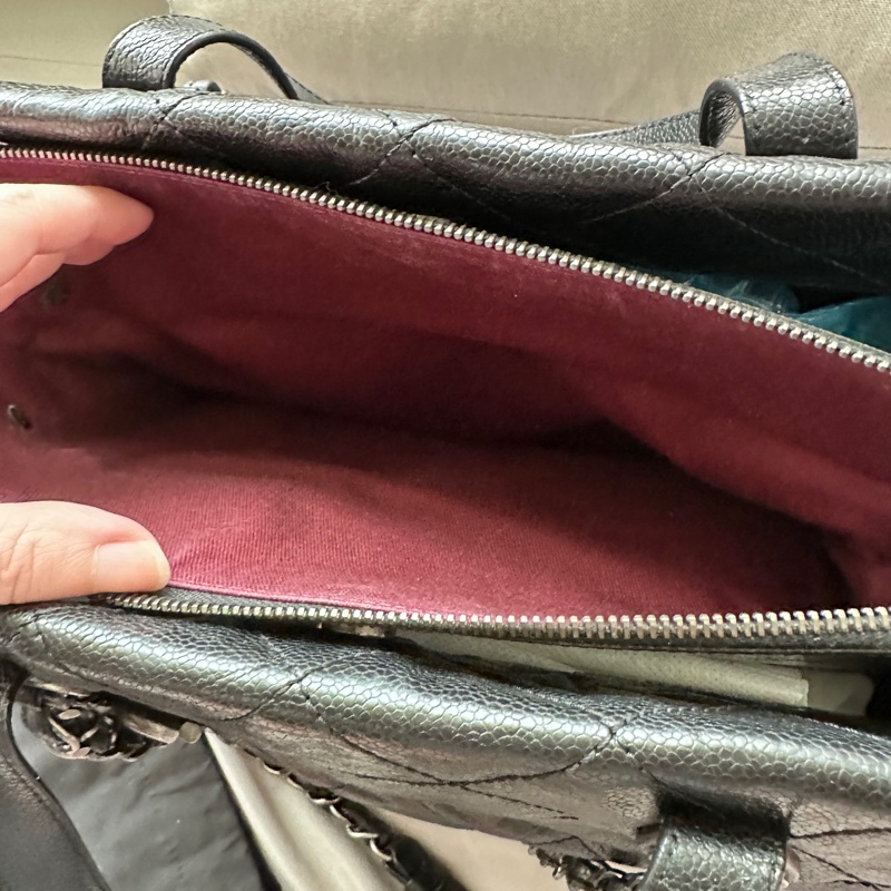 Chanel On The Road 黑色大托特包|防刮洗水小牛皮 (附保卡、塵袋、盒子,加送新包)-12