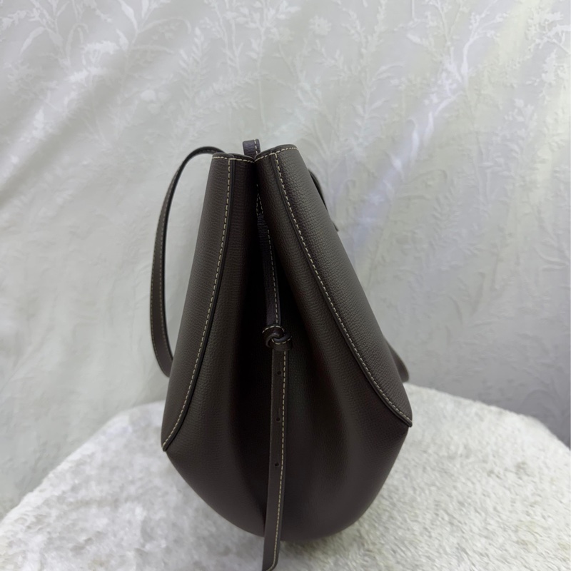 款手袋是來自法國品牌Polène 的Cyme Mini Textured-4