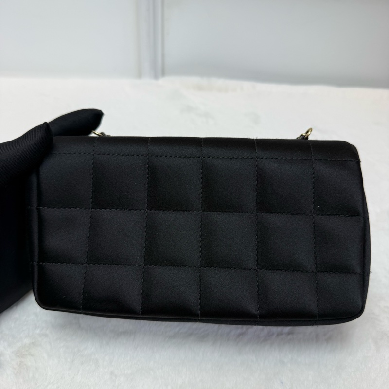 Chanel 香奈兒 冰格MiniCF綢緞配山茶花手機包「罕有精品」-7