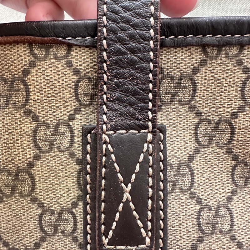 【福利包】Gucci 經典 GG Supreme 托特包|只要 $4,500,隨便背都不心疼!(加送新包)-4