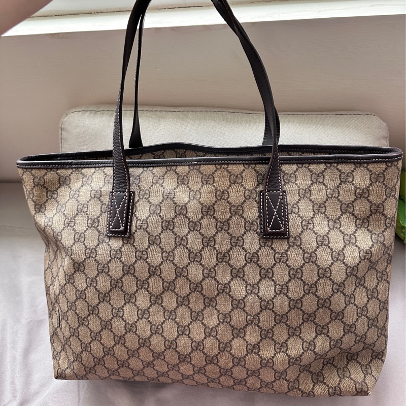 【福利包】Gucci 經典 GG Supreme 托特包|只要 $4,500,隨便背都不心疼!(加送新包)-7