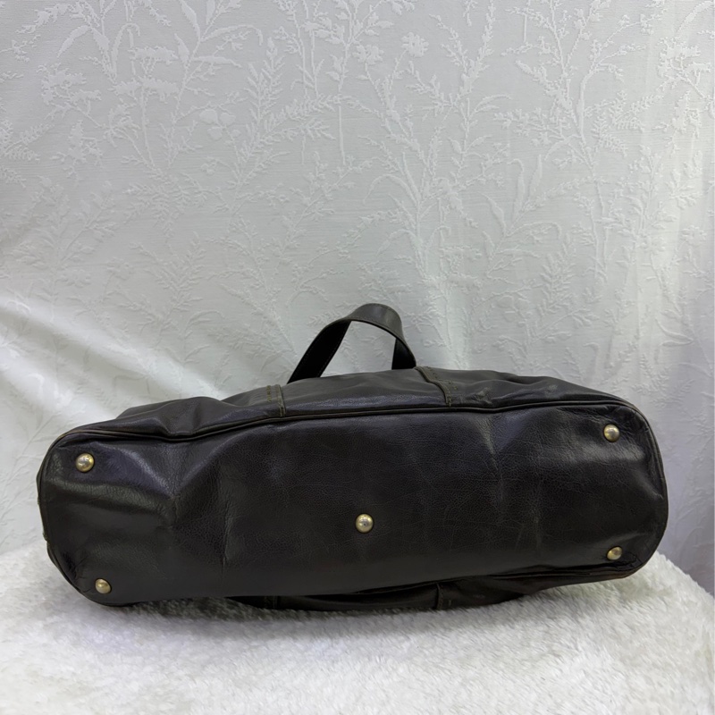 這款手袋是Yves Saint Laurent 的經典Muse 包款。-4