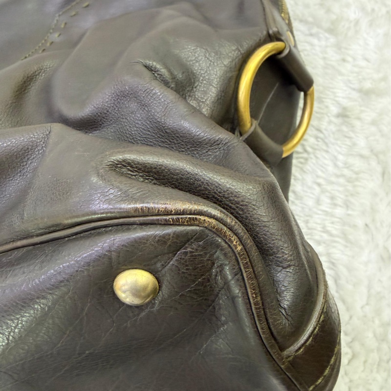 這款手袋是Yves Saint Laurent 的經典Muse 包款。-8