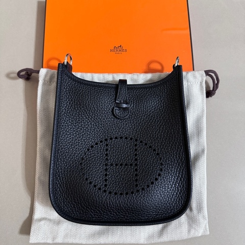 Hermes Evelyne16 mini 黑色銀扣。黑銀W刻