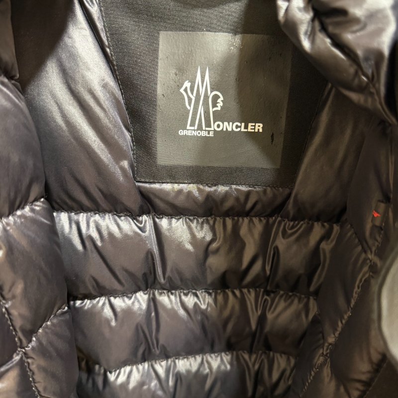 Moncler Grenoble Laplance 黑色羽絨滑雪夾克,採用GORE-TEX 防水防風面料2碼 98新配件塵袋衣架(細節私訊-1