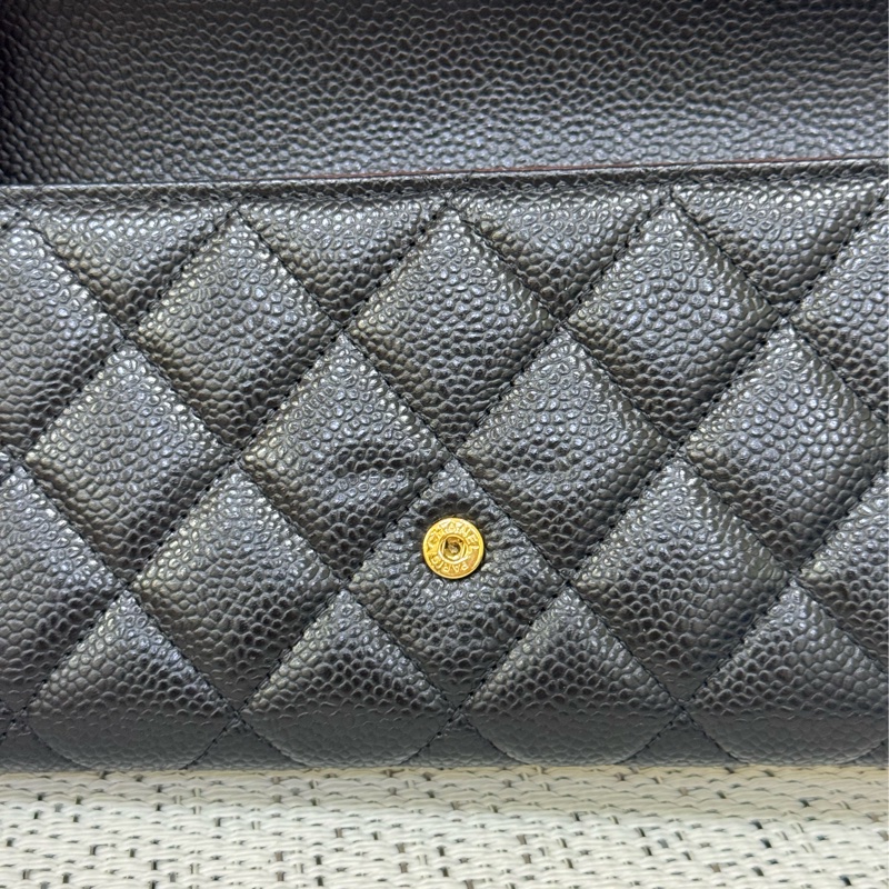 Chanel 黑金荔枝下蓋長夾芯片款-9