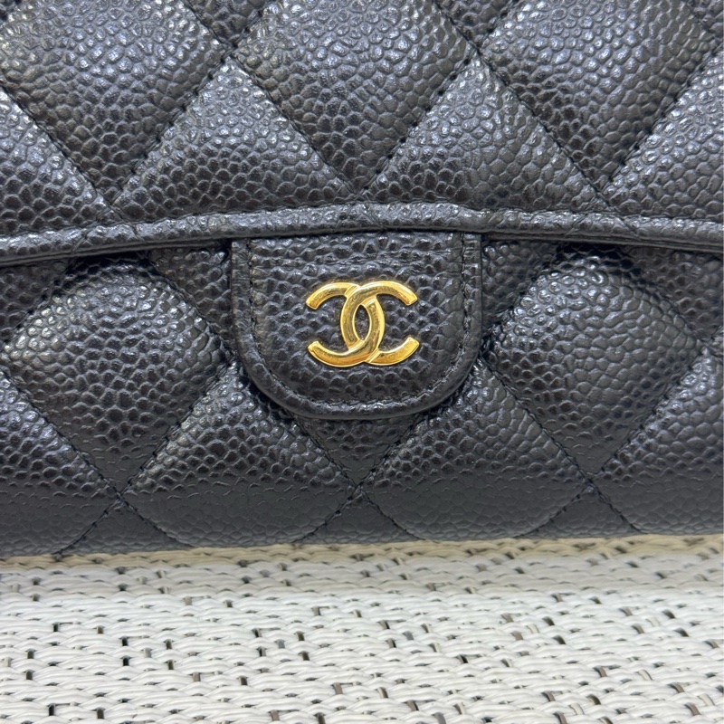 Chanel 黑金荔枝下蓋長夾芯片款-12