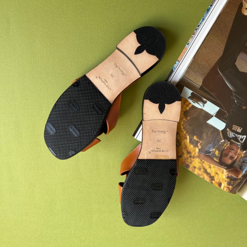 36號 ::Louis Vuitton::1ABP21 LV Isola Circle字母 平底涼鞋 琥珀色 焦糖色 棕色-13