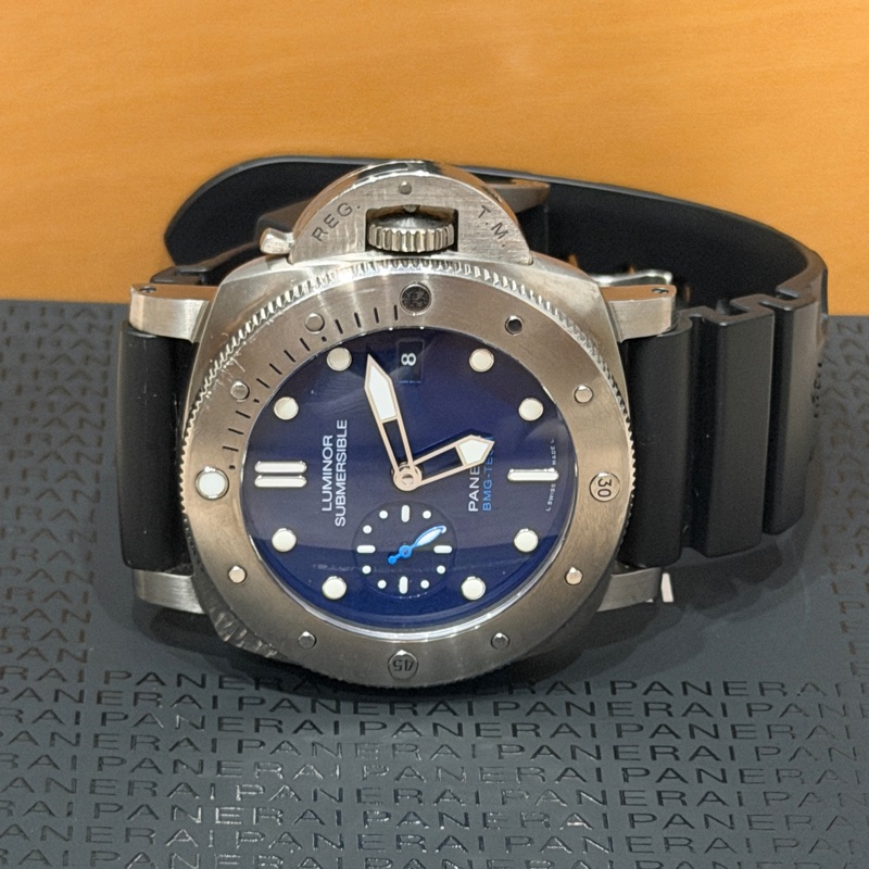 Panerai(沛納海)黑面盤藍色小秒針潛水錶龍頭PAM2305 47mm-0