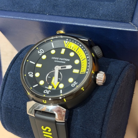 Louis Vuitton (路易威登) Neon Black (QA122)潛水錶