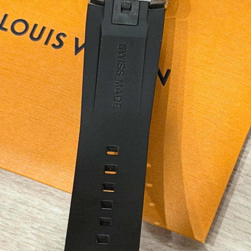 Louis Vuitton (路易威登) Neon Black (QA122)潛水錶-7