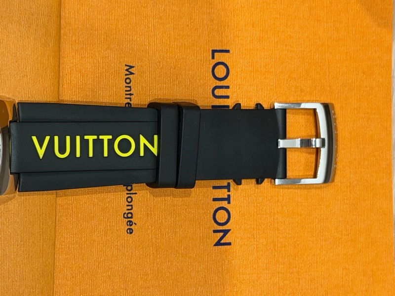 Louis Vuitton (路易威登) Neon Black (QA122)潛水錶-9