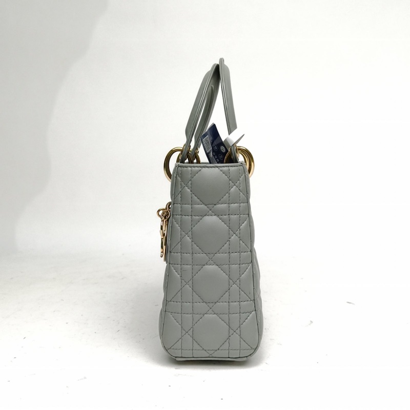 DIOR LadyDior戴妃包四格徽章肩帶灰色羊皮金扣2021-1