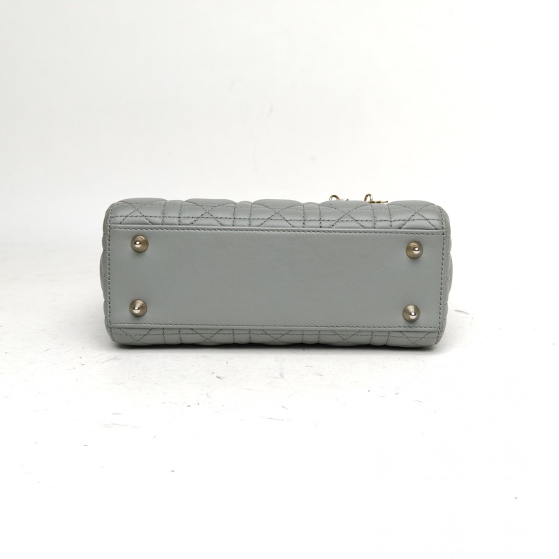 DIOR LadyDior戴妃包四格徽章肩帶灰色羊皮金扣2021-3