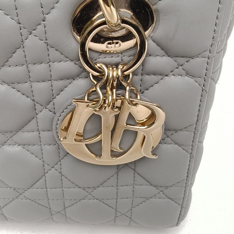 DIOR LadyDior戴妃包四格徽章肩帶灰色羊皮金扣2021-5