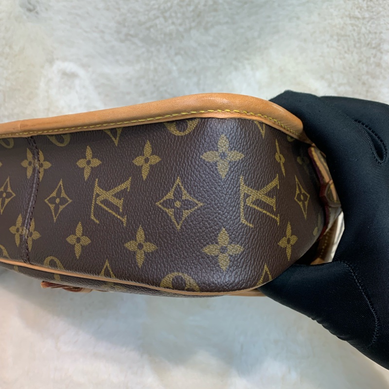 Louis Vuitton LV 老花法棍斜背包 (IA536)-5